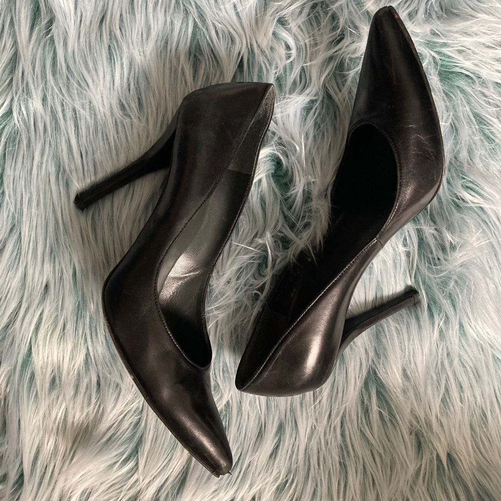 Leather Stuart Weitzman pumps